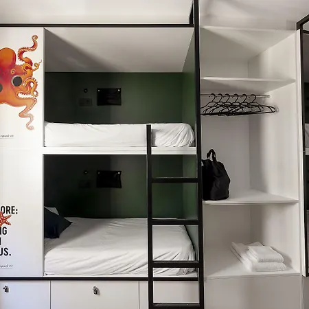 2060 The Newton Hostel-3